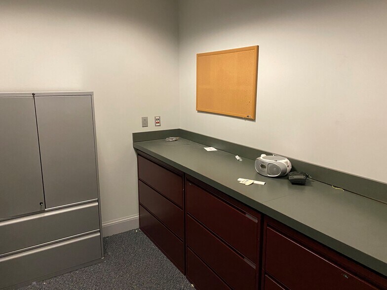 More Photos Of 151 Central Ave, Holland Office For Lease