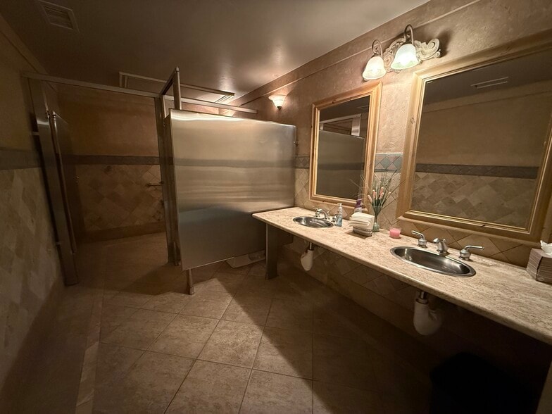 More Photos Of 5974 Silver Springs Dr, El Paso Office For Sale