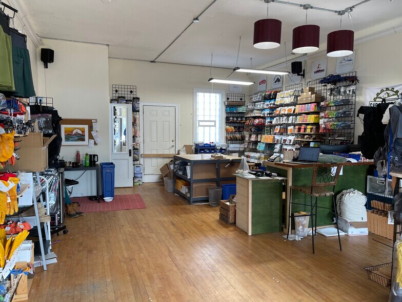 More Photos Of 1828-1832 E 35th St, Minneapolis Storefront For Lease