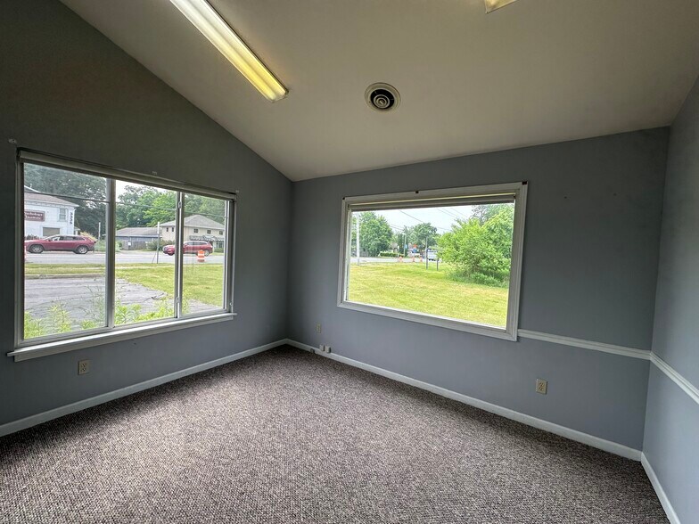 More Photos Of 6523 Stadium Dr, Kalamazoo Medical For Lease