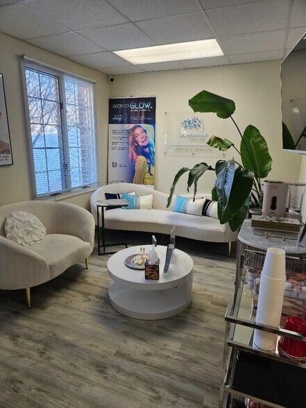 More Photos Of 11700-11706 Bowman Green Dr, Reston Office For Sale