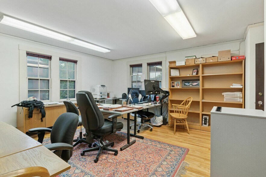 More Photos Of 2318 S 1st Ave, Minneapolis Office For Sale