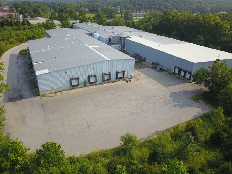 More Photos Of 19919 W Shawnee Mission Pky, Shawnee Manufacturing For Sale