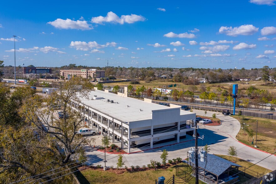 More Photos Of 209 Cedar Ln, Channelview Hotel For Sale