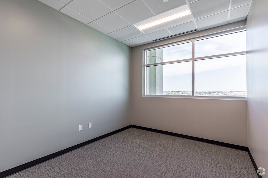 More Photos Of 1180 Seton Pky, Kyle Medical For Lease