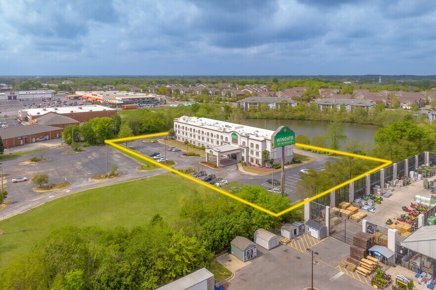 More Photos Of 2060 Eastern Blvd, Montgomery Hotel For Sale