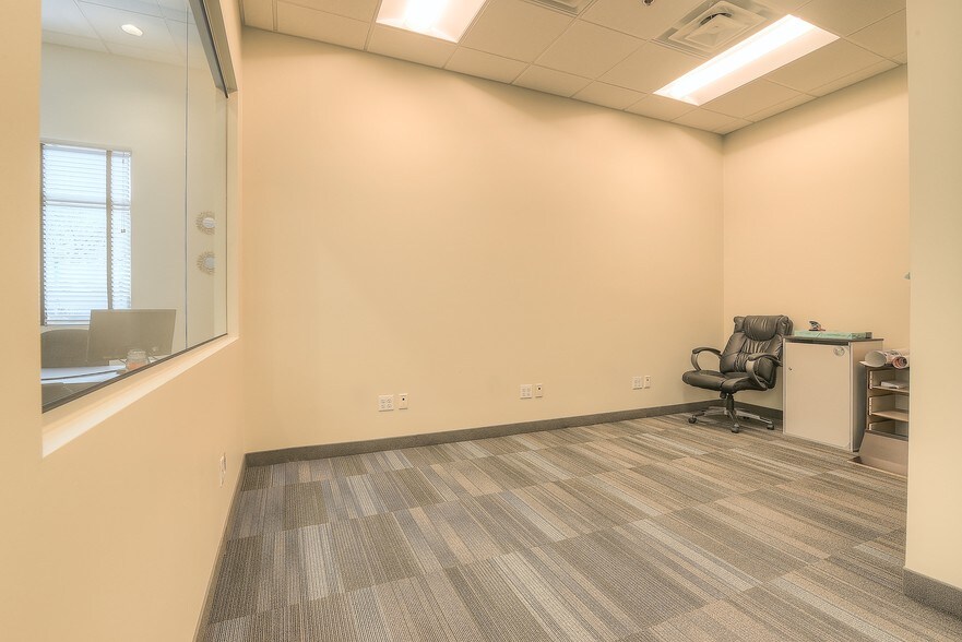 More Photos Of 5700 W Chandler Blvd, Chandler Coworking Space
