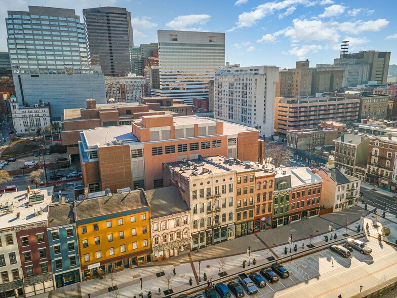 More Photos Of 17-19 E Court St, Cincinnati Apartments For Lease