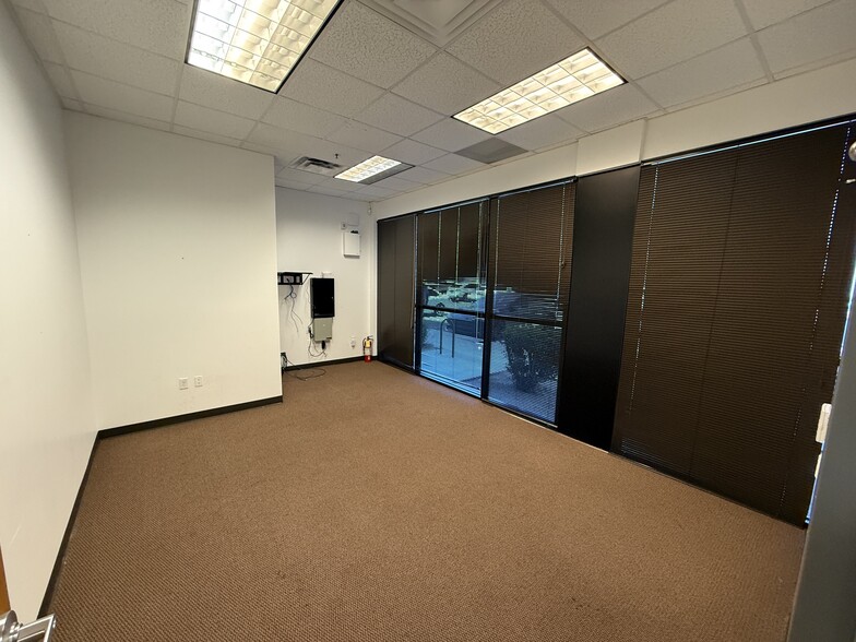 More Photos Of 2340 E Beardsley Rd, Phoenix Medical For Lease