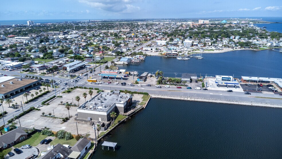 More Photos Of 6028 Heards Ln, Galveston Restaurant For Sale