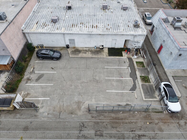 More Photos Of 1619 Cecil Ave, Delano Medical For Lease