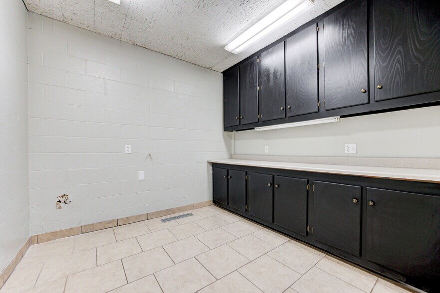 More Photos Of 324 N 19th St, Guthrie Office For Sale