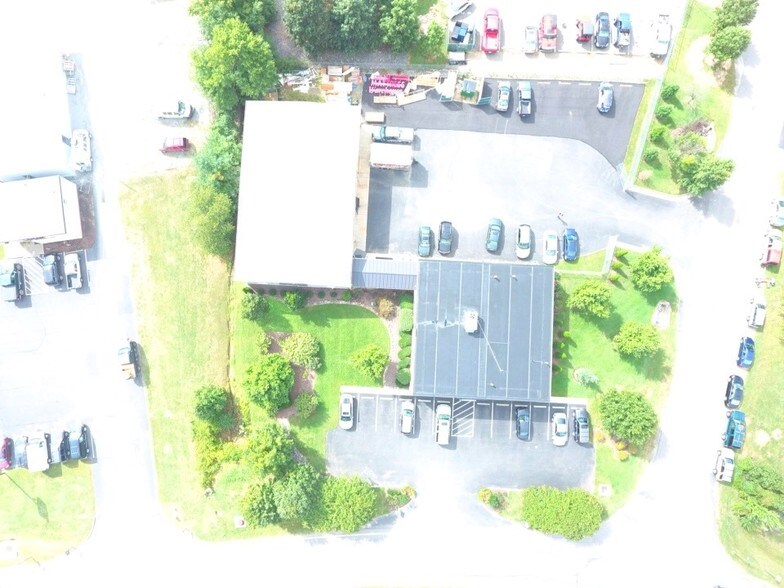 More Photos Of 100 Industrial Dr, Fredericksburg Showroom For Sale