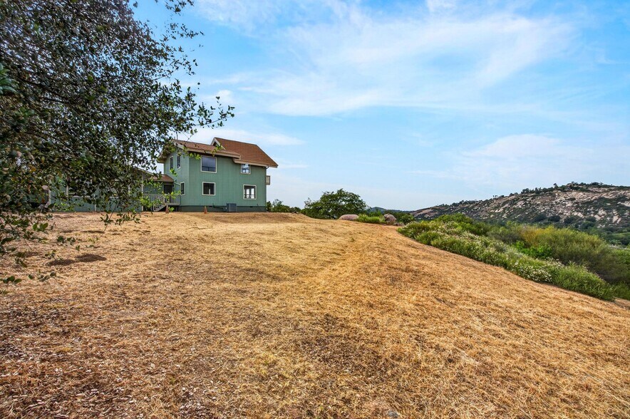 More Photos Of 14621 Woods Valley rd, Valley Center Flex For Sale