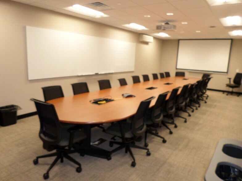 More Photos Of 2208 Quarry Dr, West Lawn Office For Lease