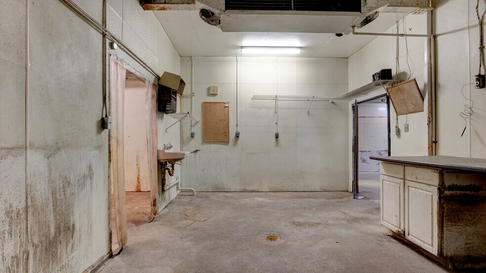 More Photos Of 2015 Payne st, Tell City Light Distribution For Sale