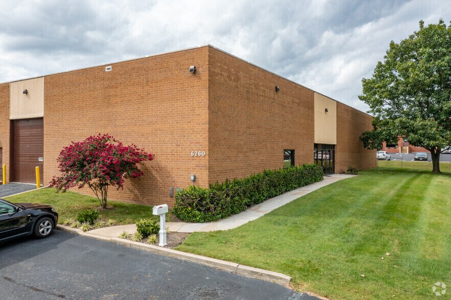 More Photos Of 6212-6260 Frankford Ave, Baltimore Showroom For Lease