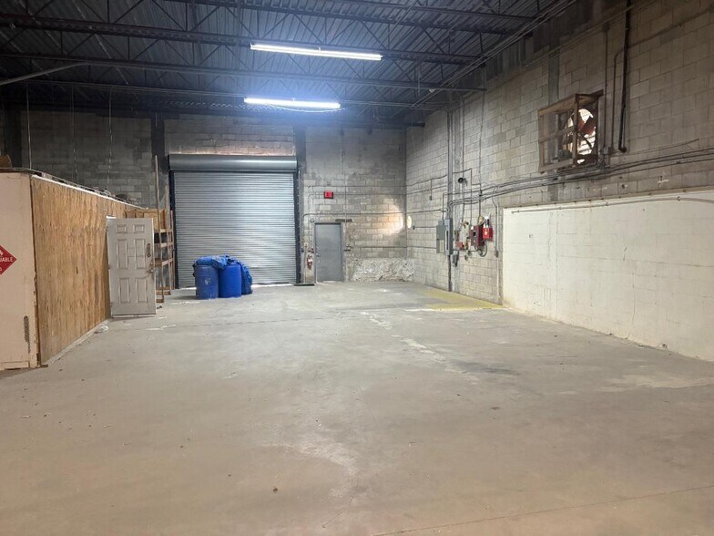 More Photos Of 1818 7th Ave N, Lake Worth Beach Warehouse For Lease