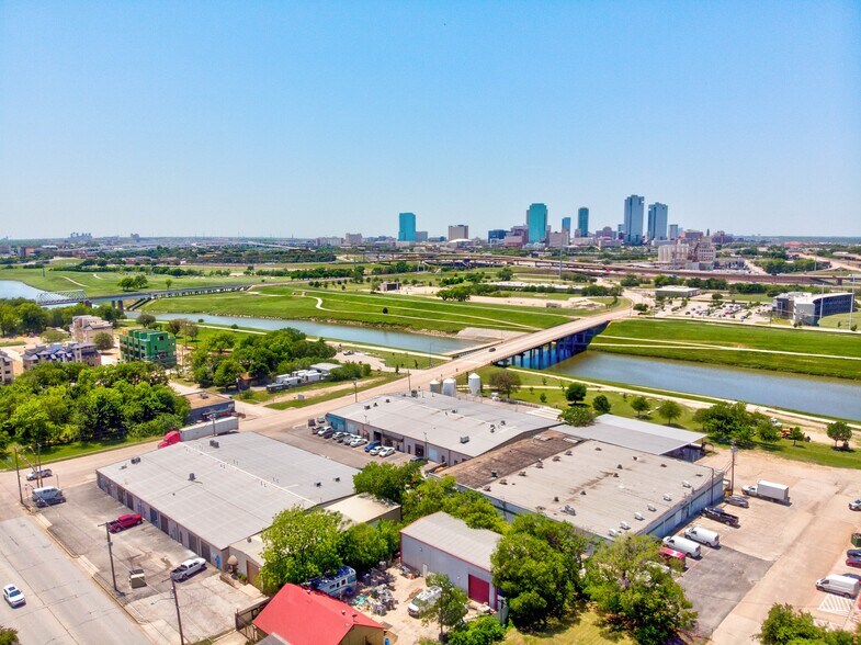 Primary Photo Of 220 S Sylvania Ave, Fort Worth Warehouse For Lease