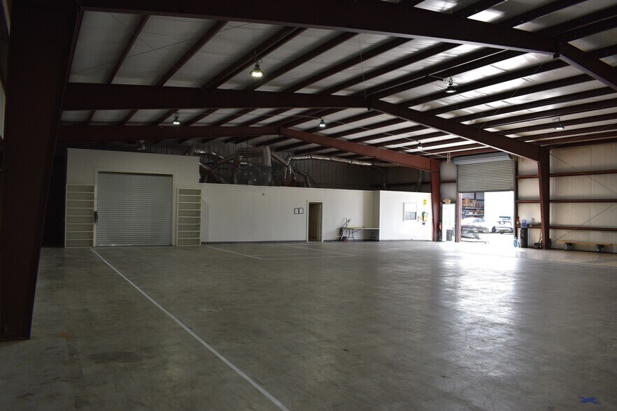 More Photos Of 4402 Rex Rd, Friendswood Unknown For Lease