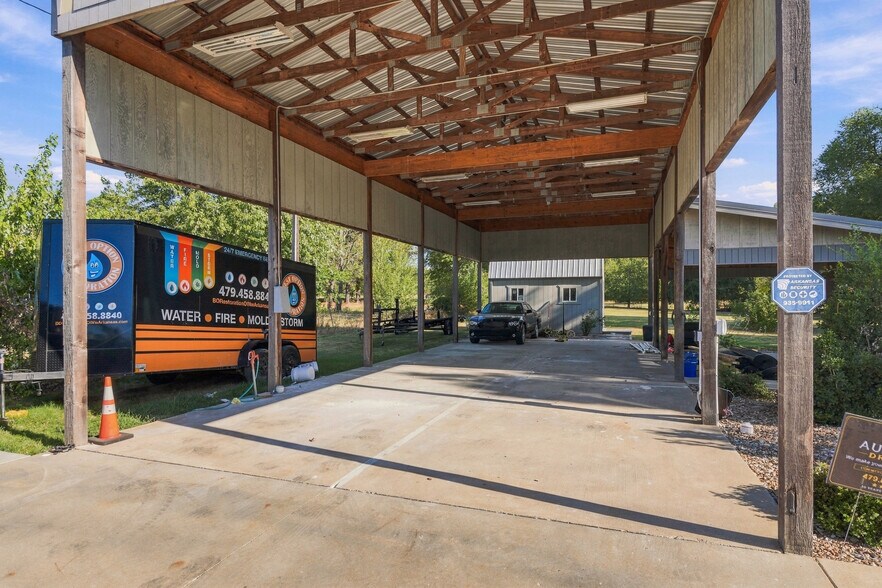 More Photos Of 5876 Elm Springs Rd, Elm Springs Office For Lease