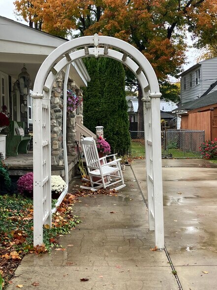 More Photos Of 720 Saint Clair St, Lapeer Apartments For Sale