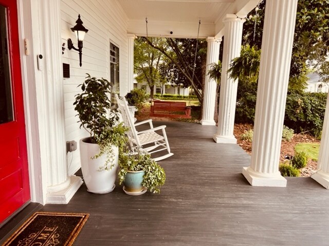 More Photos Of 252 Seavy St, Senoia Hospitality For Sale