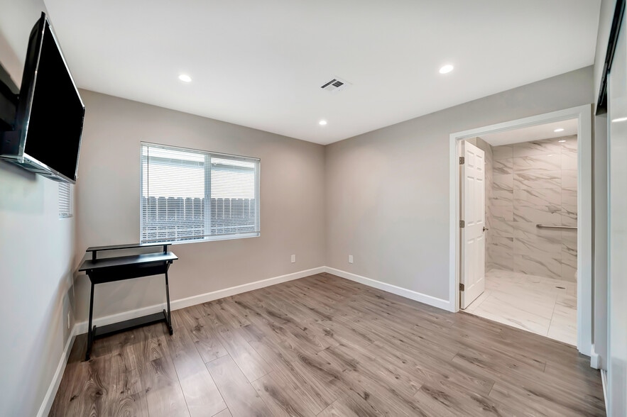 More Photos Of 6856 Hesperia Ave, Reseda Assisted Living For Sale