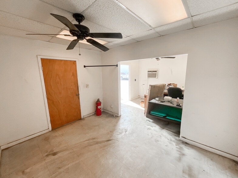 More Photos Of 400 Stoddard st, Odessa Warehouse For Sale