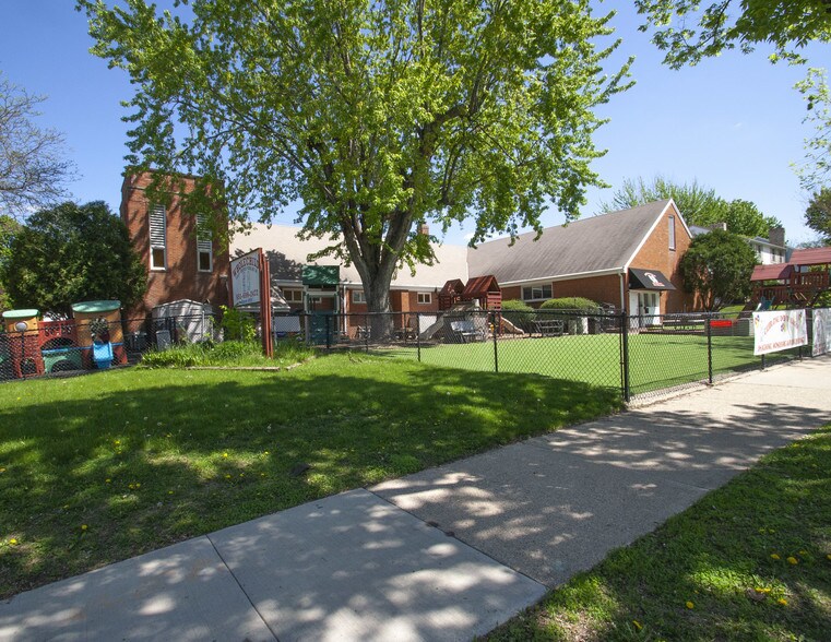 More Photos Of 1901 Ford Pkwy, Saint Paul Schools For Lease