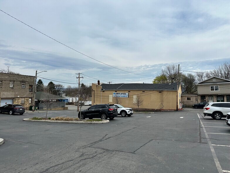 More Photos Of 1031 Price St, Scranton Flex For Sale