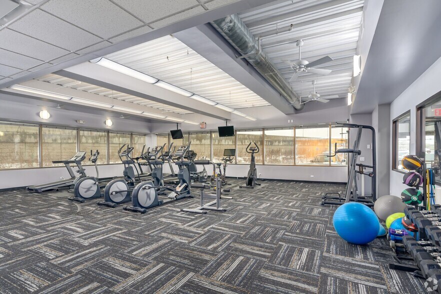 More Photos Of 999 E Touhy Ave, Des Plaines Office For Lease