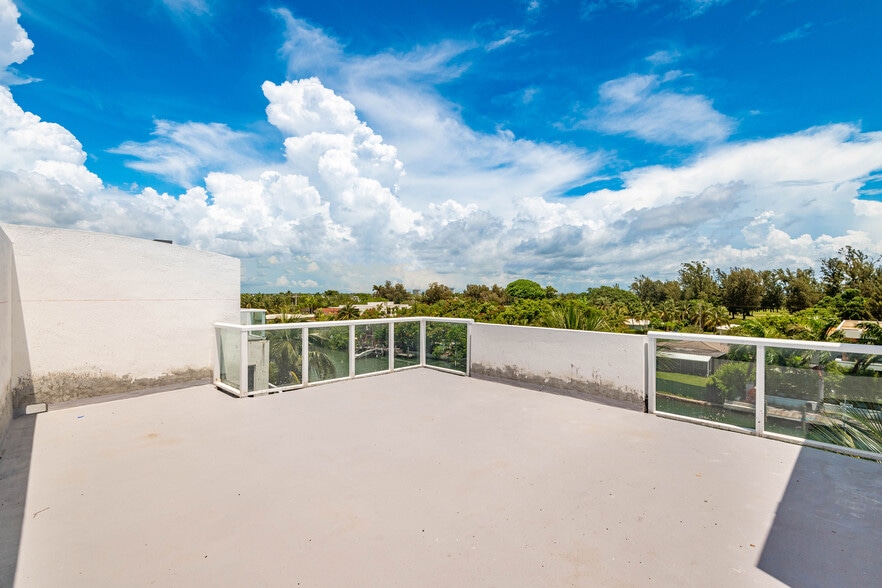 More Photos Of 1975-1985 Calais Dr, Miami Beach Apartments For Sale