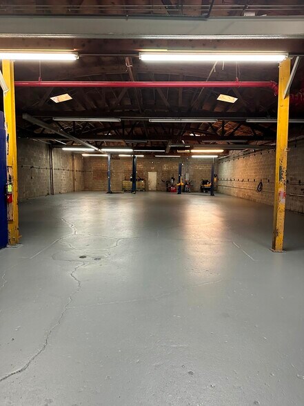 More Photos Of 401 N Trumbull Ave, Chicago Industrial For Sale