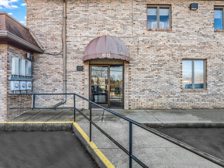 More Photos Of 1612 Asheville Hwy, Hendersonville Office For Sale