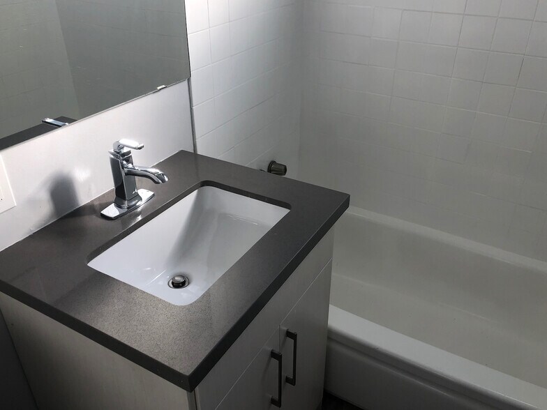 More Photos Of 1120 Logan St, Los Angeles Apartments For Sale