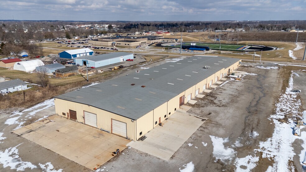 More Photos Of 800 Weston Ave, Kendallville Manufacturing For Lease