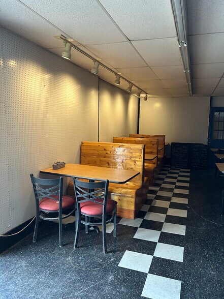 More Photos Of 3515 Main St, Exmore Storefront Retail Office For Lease