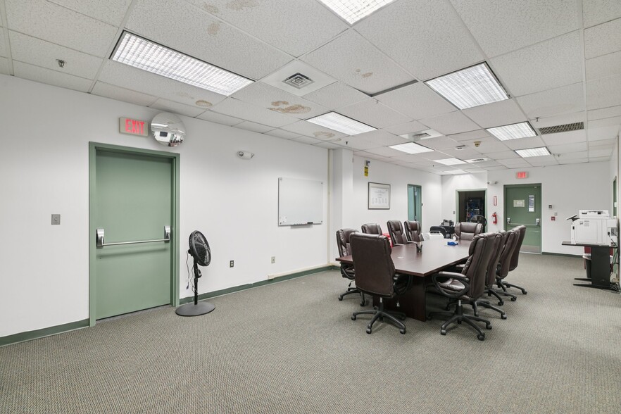 More Photos Of 380 Willow Springs Ln, York Refrigeration Cold Storage For Lease