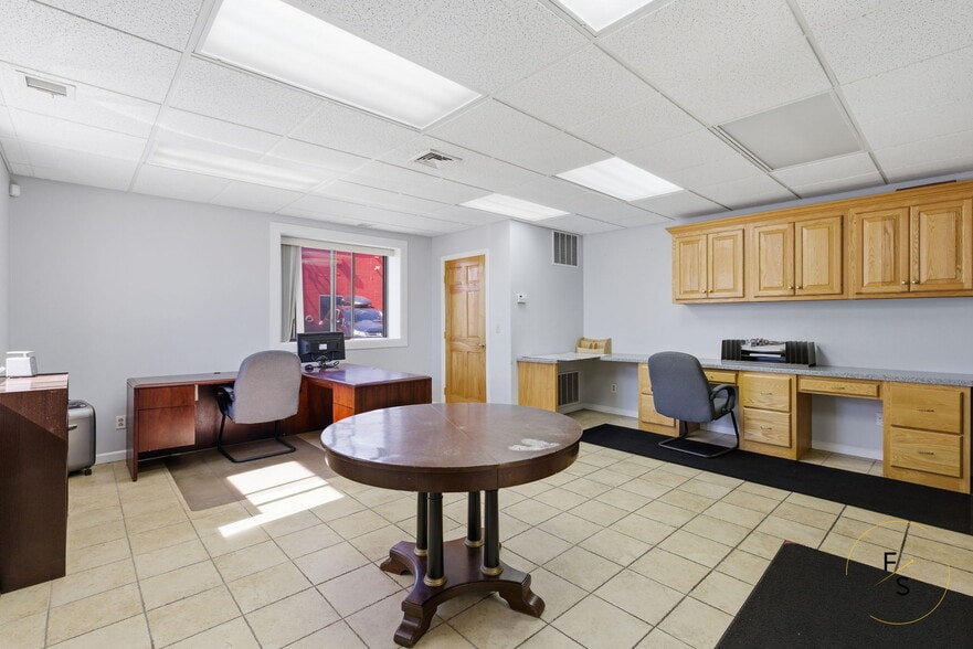 More Photos Of 64 Cody St, West Hartford Warehouse For Sale