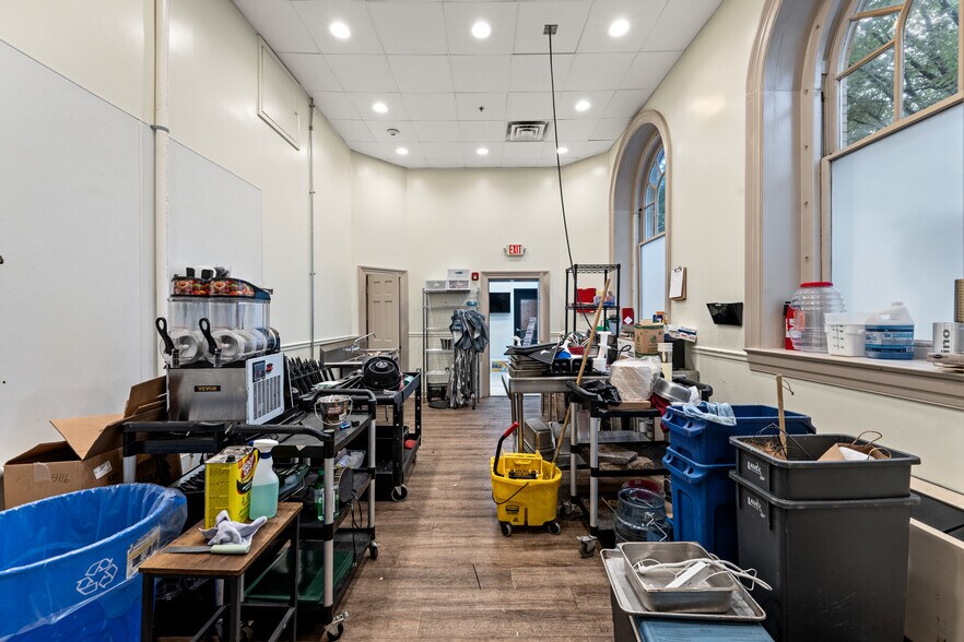 More Photos Of 100 N Loudoun St, Winchester Office For Lease