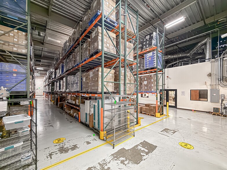 More Photos Of 9540 De Soto Ave, Chatsworth Manufacturing For Lease
