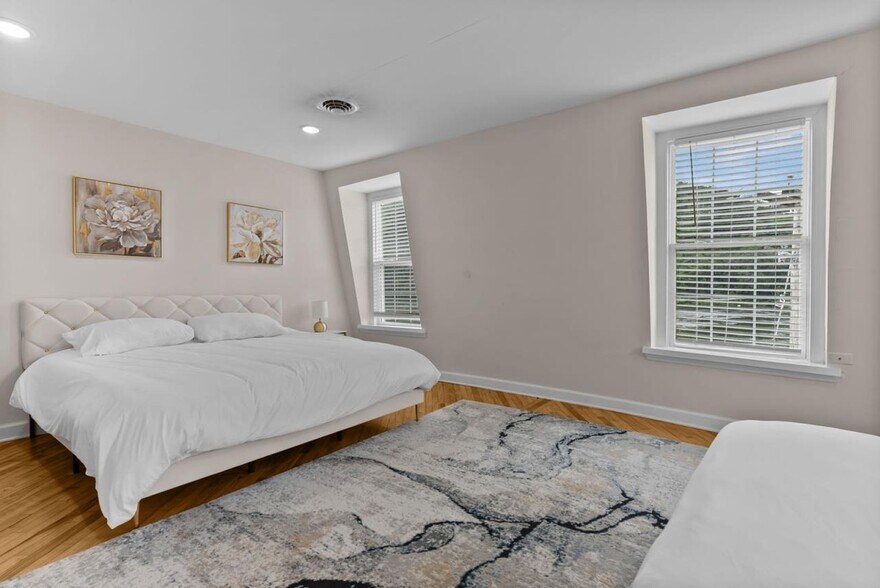 More Photos Of 509 W Main St, Fries Hotel For Sale