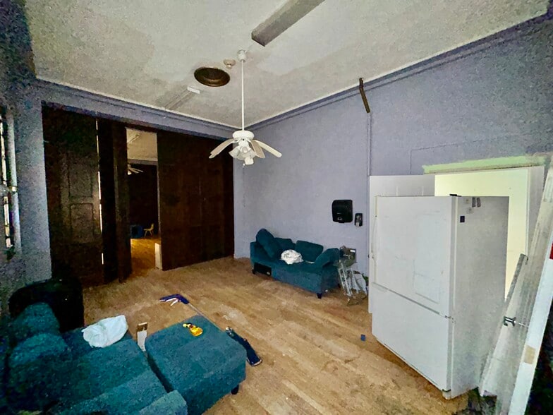 More Photos Of 2324 W 111th St, Chicago Apartments For Lease