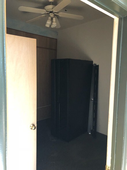 More Photos Of 6002 Main St, Mays Landing Storefront For Lease