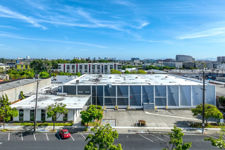 Primary Photo Of 1295 67th St, Emeryville Manufacturing For Lease