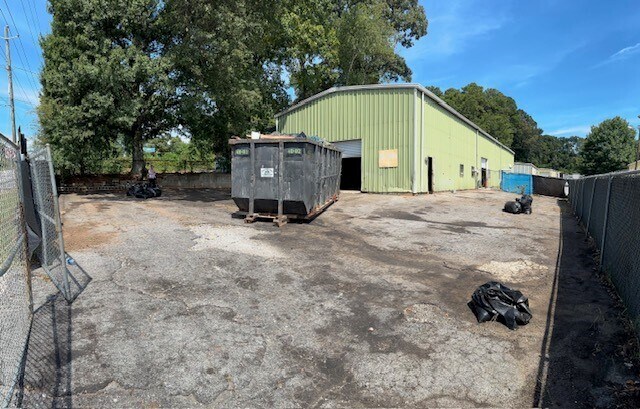 More Photos Of 2210 SW Sylvan Rd, Atlanta Warehouse For Lease