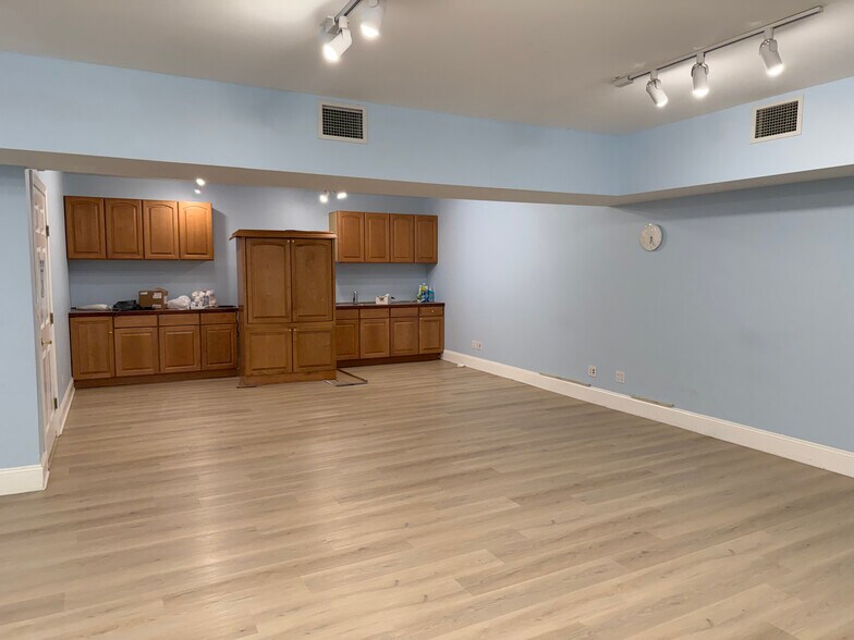 More Photos Of 1865 Old Hudson Rd, Saint Paul Loft Creative Space For Lease