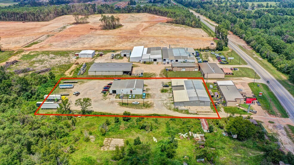 More Photos Of 11737 & 11739 Highway 75, Willis Warehouse For Lease