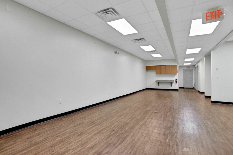 More Photos Of 1712-1736 University Blvd S, Jacksonville Medical For Sale